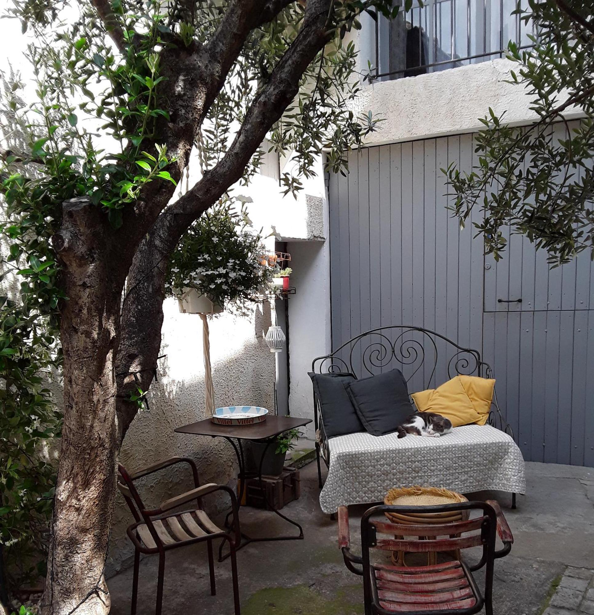 Bed and Breakfast Alheuredusud Violès Exteriér fotografie